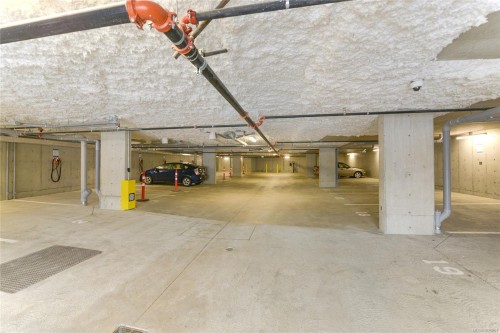 406-1301 Hillside Ave, Victoria, BC -  Photo Showing Garage