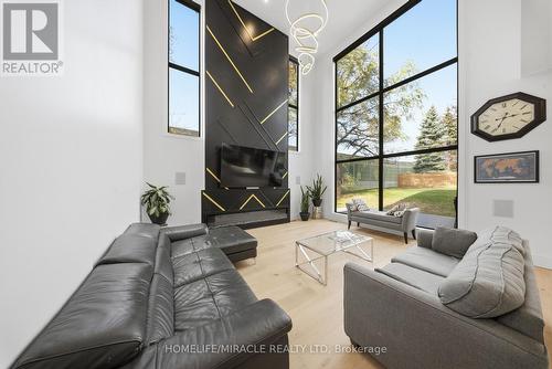 1653 Glenburnie Road, Mississauga, ON - Indoor