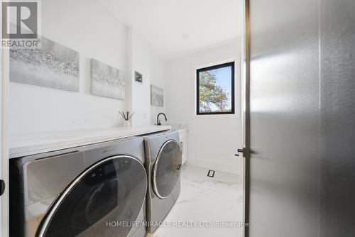 1653 Glenburnie Road, Mississauga, ON - Indoor Photo Showing Laundry Room