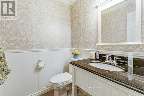 149 Charterhouse Crescent, Hamilton, ON - Indoor Photo Showing Bathroom