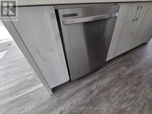 3 - 7 Kingbird Common, Cambridge, ON - Indoor Photo Showing Other Room