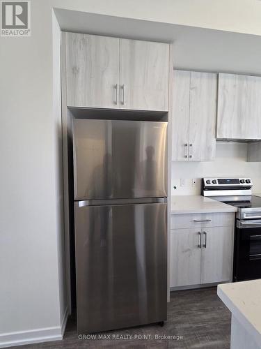 3 - 7 Kingbird Common, Cambridge, ON - Indoor Photo Showing Kitchen