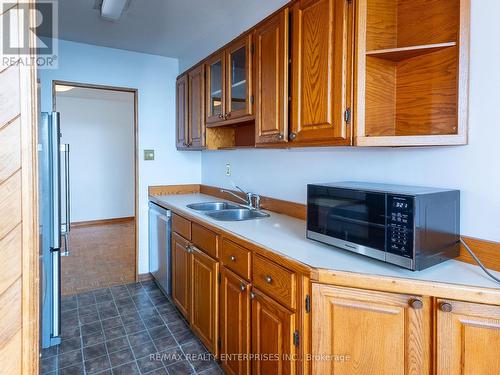 Stainless Steel Appliances - 1103 - 966 Inverhouse Drive, Mississauga, ON - Indoor Photo Showing Kitchen With Double Sink