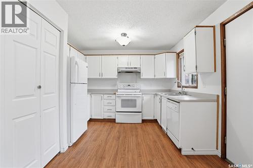 226 Stillwater Drive, Saskatoon, SK - Indoor Photo Showing Kitchen