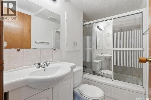 226 Stillwater Drive, Saskatoon, SK - Indoor Photo Showing Bathroom