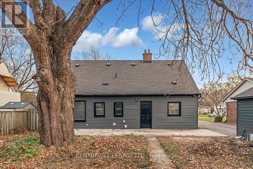 Garage - 2027 Churchill Avenue, Burlington, ON - Outdoor