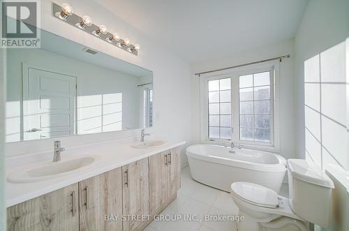 5 Selfridge Way, Whitby, ON - Indoor Photo Showing Bathroom
