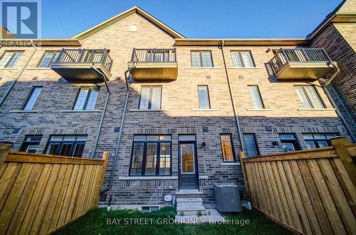 5 Selfridge Way, Whitby, ON - Outdoor