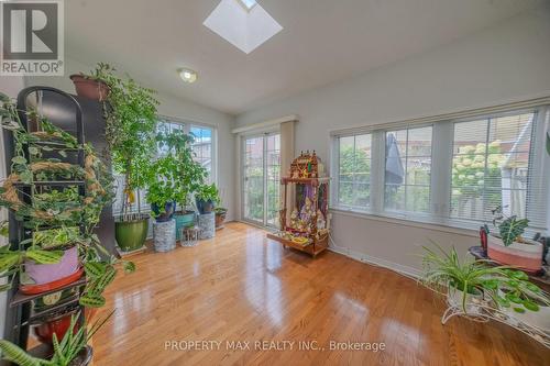 52 Whispering Willow Pathway, Toronto, ON - Indoor