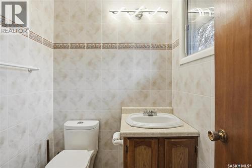 1424 Faulkner Crescent, Saskatoon, SK - Indoor Photo Showing Bathroom
