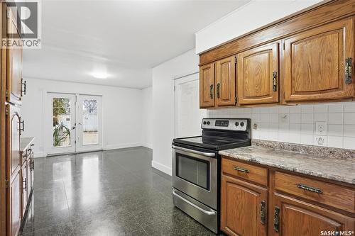 1424 Faulkner Crescent, Saskatoon, SK - Indoor Photo Showing Kitchen