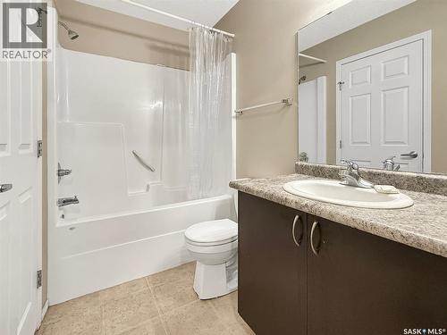 322 700 Battleford Trail, Swift Current, SK - Indoor Photo Showing Bathroom