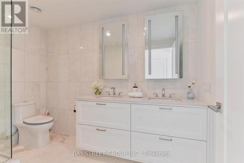 2707 - 30 Inn On The Park Drive, Toronto, ON - Indoor Photo Showing Bathroom