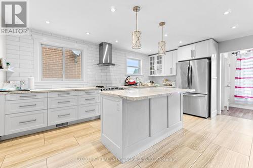14 Albemarle Court, Brampton, ON - Indoor Photo Showing Kitchen With Stainless Steel Kitchen With Upgraded Kitchen