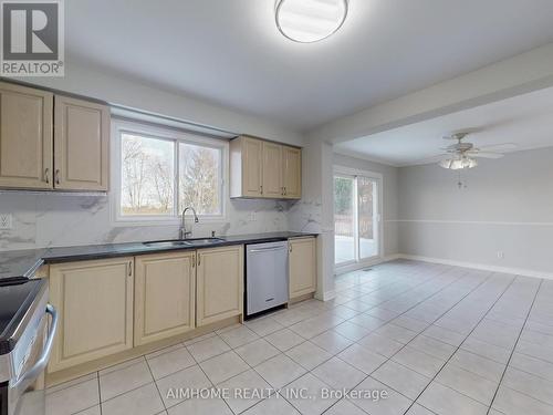 207 Kensit Avenue, Newmarket, ON - Indoor Photo Showing Kitchen With Double Sink