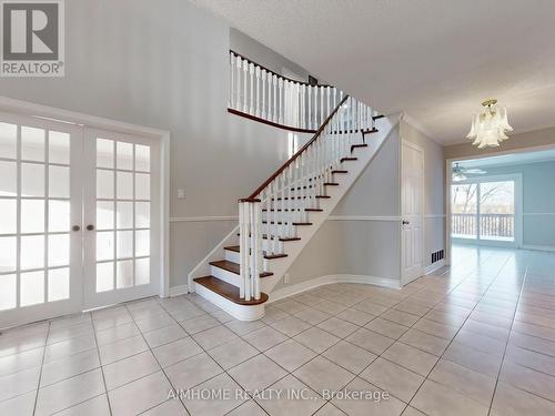 207 Kensit Avenue, Newmarket, ON - Indoor Photo Showing Other Room