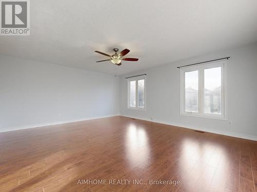 207 Kensit Avenue, Newmarket, ON - Indoor Photo Showing Other Room