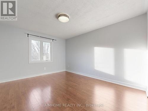 207 Kensit Avenue, Newmarket, ON - Indoor Photo Showing Other Room