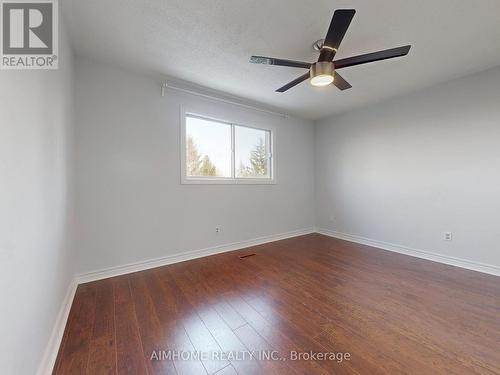 207 Kensit Avenue, Newmarket, ON - Indoor Photo Showing Other Room