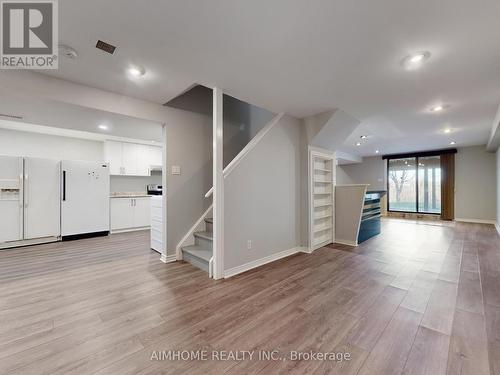 207 Kensit Avenue, Newmarket, ON - Indoor Photo Showing Other Room