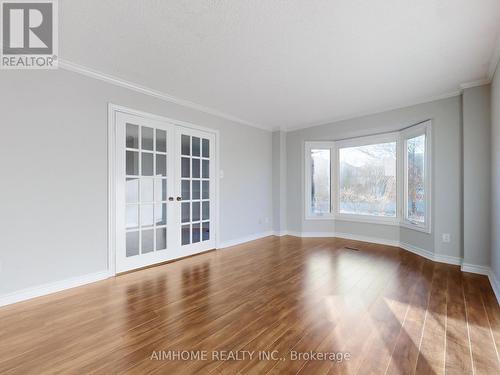 207 Kensit Avenue, Newmarket, ON - Indoor Photo Showing Other Room