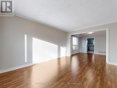 207 Kensit Avenue, Newmarket, ON - Indoor Photo Showing Other Room