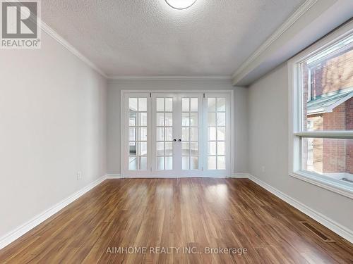 207 Kensit Avenue, Newmarket, ON - Indoor Photo Showing Other Room