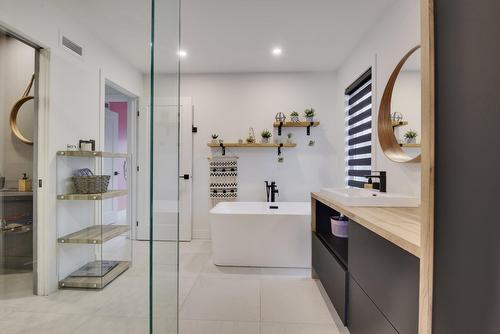 Salle de bains attenante à la CCP - 42 Mtée De La Pointe-Aux-Sables, Cap-Santé, QC - Indoor Photo Showing Bathroom