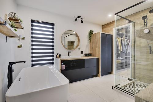 Salle de bains attenante à la CCP - 42 Mtée De La Pointe-Aux-Sables, Cap-Santé, QC - Indoor Photo Showing Bathroom
