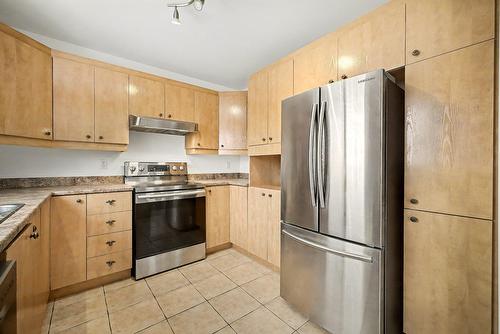Kitchen - 339 Rue Ste-Marie, Sainte-Marthe-Sur-Le-Lac, QC - Indoor Photo Showing Kitchen