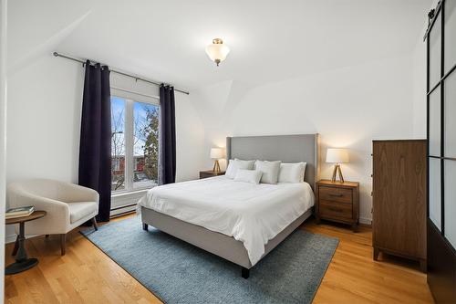 Primary bedroom - 339 Rue Ste-Marie, Sainte-Marthe-Sur-Le-Lac, QC - Indoor Photo Showing Bedroom