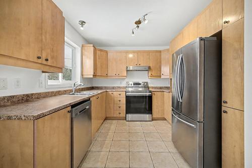 Kitchen - 339 Rue Ste-Marie, Sainte-Marthe-Sur-Le-Lac, QC - Indoor Photo Showing Kitchen With Double Sink