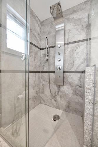 Salle de bains - 5375 Boul. Des Mille-Îles, Laval (Saint-François), QC - Indoor Photo Showing Bathroom