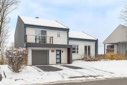 6211 Rue des Feuillus  Québec (La Haute-Saint-Charles), QC G3E 1L9