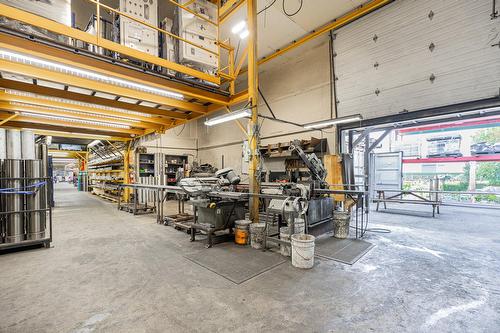 Overall view - 1000 Rue De L'Acadie, Victoriaville, QC - Indoor Photo Showing Garage