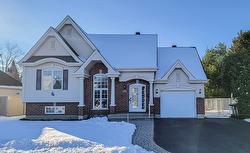 312 Rue Mary  Lachute, QC J8H 4L7