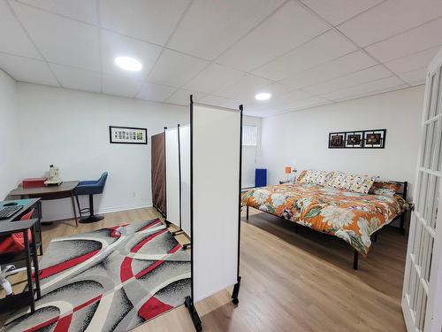 Family room - 312 Rue Mary, Lachute, QC - Indoor Photo Showing Bedroom