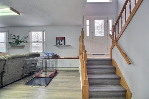 Escalier - 328 6E Rang N., Saint-Honoré-De-Shenley, QC - Indoor Photo Showing Other Room