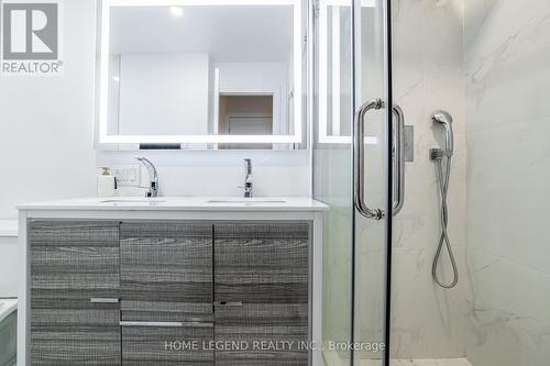 123 Bravo Lane, Newmarket, ON - Indoor Photo Showing Bathroom