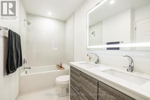 123 Bravo Lane, Newmarket, ON - Indoor Photo Showing Bathroom