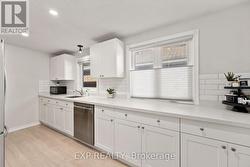 Bright & Cheerful Kitchen - 