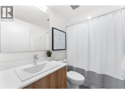3699 Capozzi Road Unit# 1007, Kelowna, BC - Indoor Photo Showing Bathroom