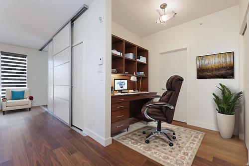 207-4 Av. Donegani  Pointe-Claire, QC H9R 0C8