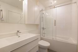 Salle de bains attenante à la CCP - 