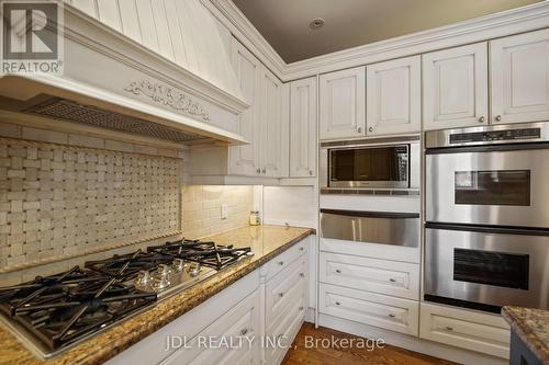 1283 Lindburgh Court, Mississauga, ON - Indoor Photo Showing Kitchen With Upgraded Kitchen