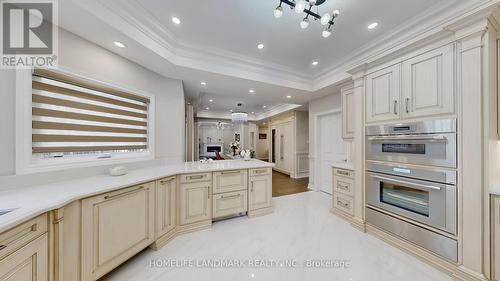 16 Crescentview Road, Richmond Hill, ON - Indoor Photo Showing Kitchen