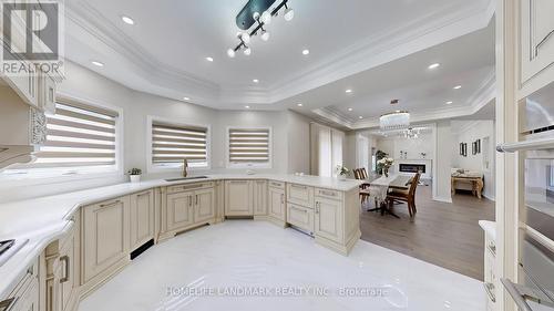 16 Crescentview Road, Richmond Hill, ON - Indoor Photo Showing Kitchen