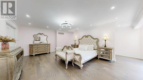 16 Crescentview Road, Richmond Hill, ON - Indoor Photo Showing Bedroom
