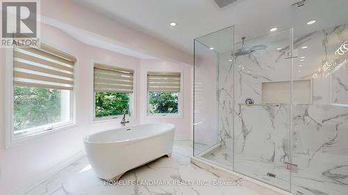 16 Crescentview Road, Richmond Hill, ON - Indoor Photo Showing Bathroom