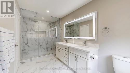 16 Crescentview Road, Richmond Hill, ON - Indoor Photo Showing Bathroom